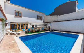 Amazing home in Villanueva de Tapia with Swimming pool, Private swimming pool and 3 Bedrooms